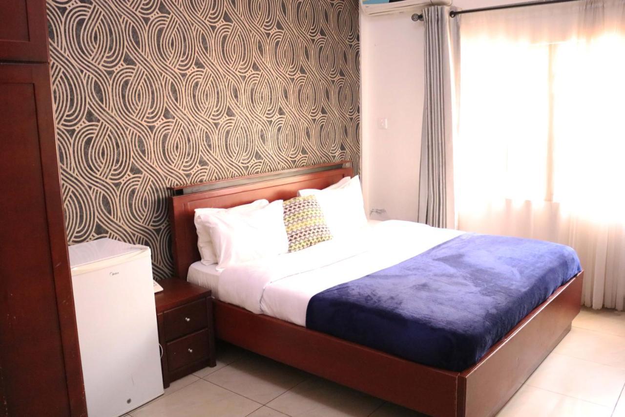Golden Crystal Experience Hotel Accra Bilik gambar